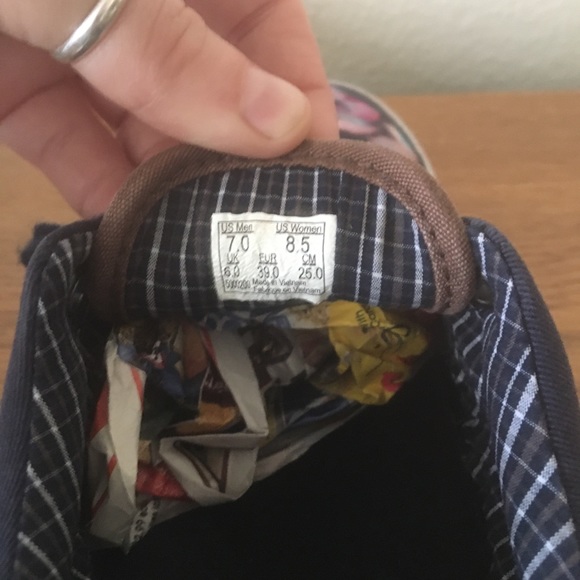 NWOT Custom Vans - Picture 16 of 16